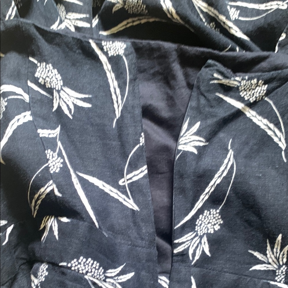 Ann Taylor Monochrome Floral Jumpsuit Size 10P - Picture 8 of 8